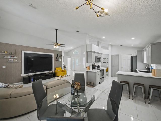 1971 Oak Berry Circle, Wellington, FL 33414