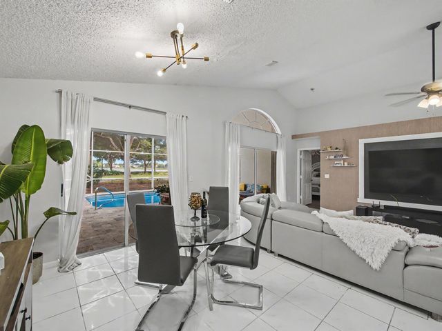 1971 Oak Berry Circle, Wellington, FL 33414