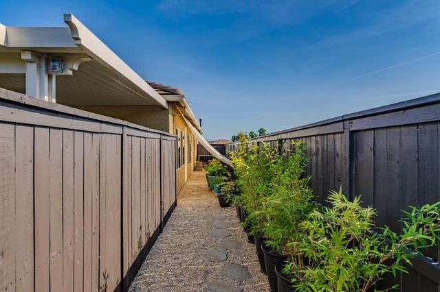 1301 Montecito Ct, Ione, CA 95640
