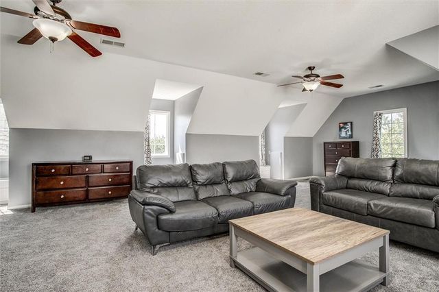 3509 S Saddle Ridge Drive, Independence, MO 64057