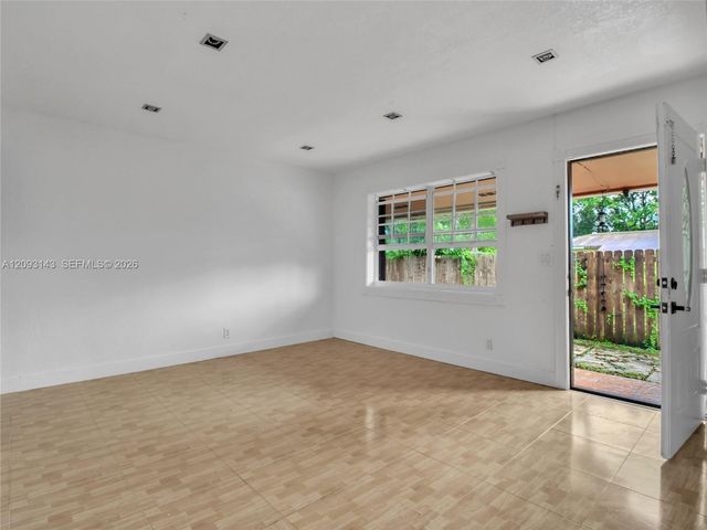 401 SW 4th Terrace, Hallandale Beach, FL 33009