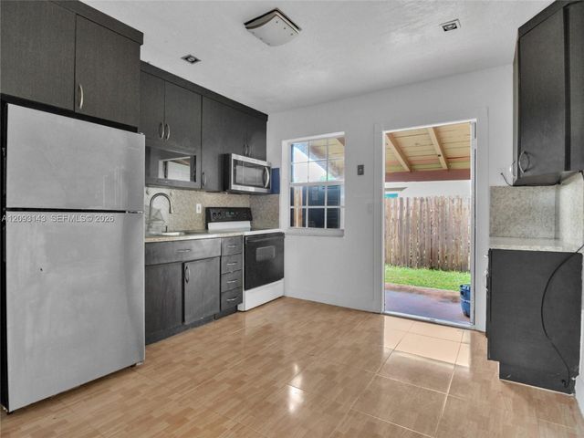 401 SW 4th Terrace, Hallandale Beach, FL 33009