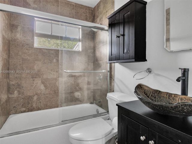 401 SW 4th Terrace, Hallandale Beach, FL 33009