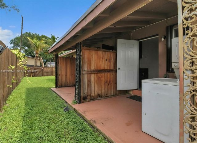 401 SW 4th Terrace, Hallandale Beach, FL 33009