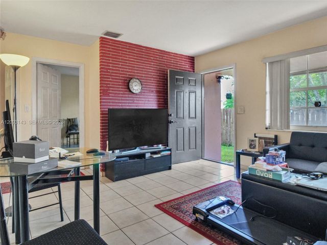 401 SW 4th Terrace, Hallandale Beach, FL 33009