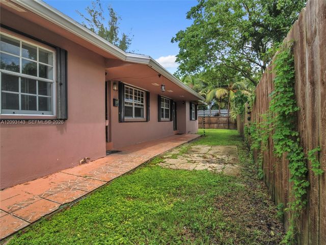401 SW 4th Terrace, Hallandale Beach, FL 33009