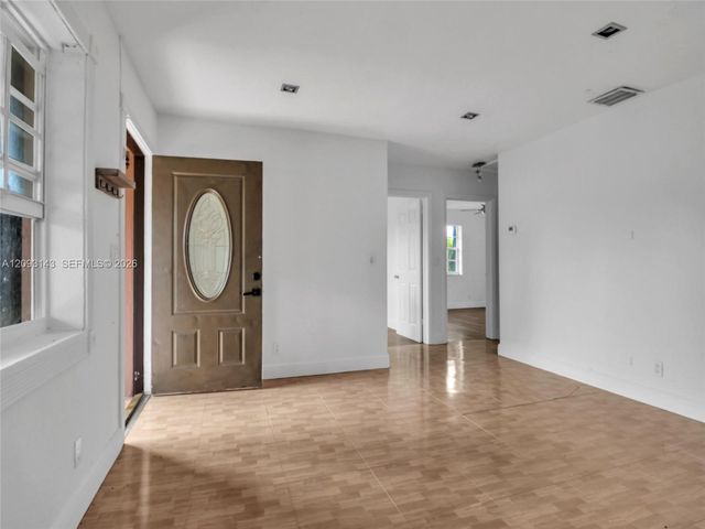 401 SW 4th Terrace, Hallandale Beach, FL 33009