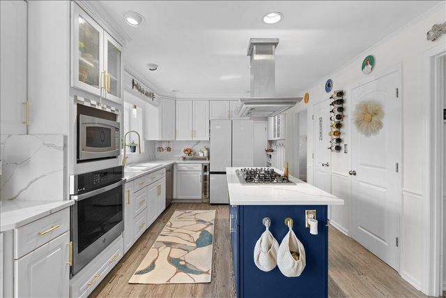 2440 Charing Cross DR, Roanoke, VA 24018