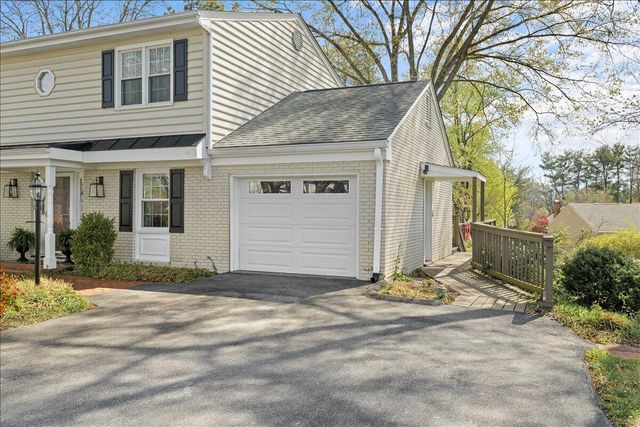 2440 Charing Cross DR, Roanoke, VA 24018