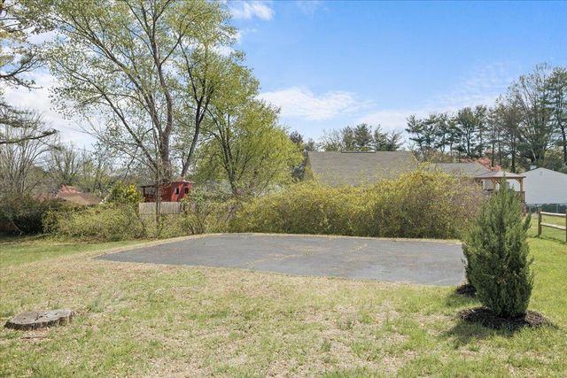 2440 Charing Cross DR, Roanoke, VA 24018