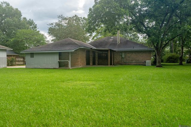 13423 Clear Oak Ave, Central, LA 70818