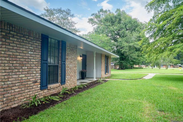 13423 Clear Oak Ave, Central, LA 70818