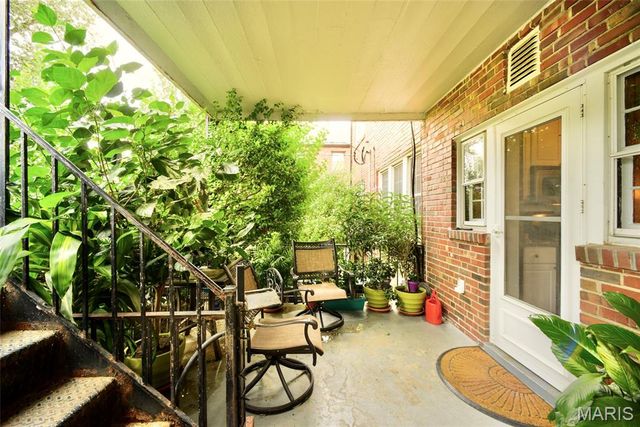 8100 Delmar Boulevard 1W, University City, MO 63130