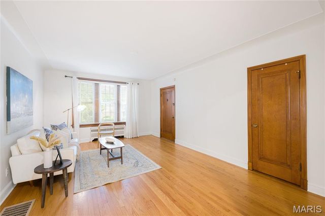 8100 Delmar Boulevard 1W, University City, MO 63130