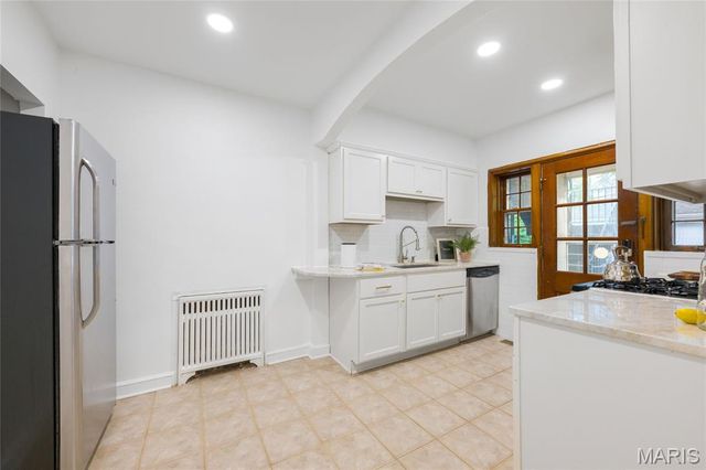 8100 Delmar Boulevard 1W, University City, MO 63130