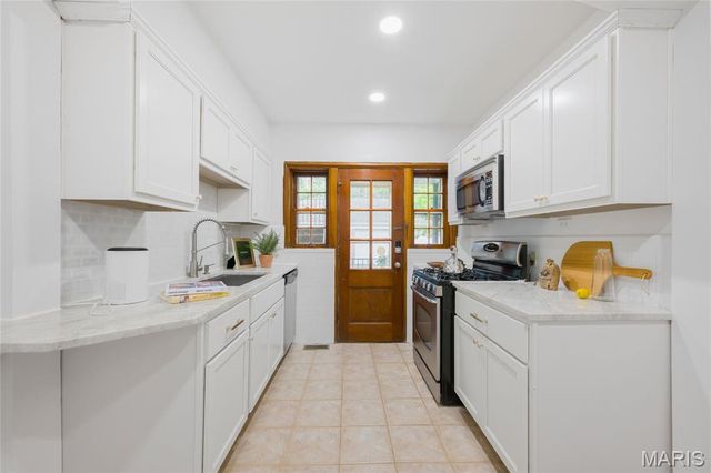 8100 Delmar Boulevard 1W, University City, MO 63130