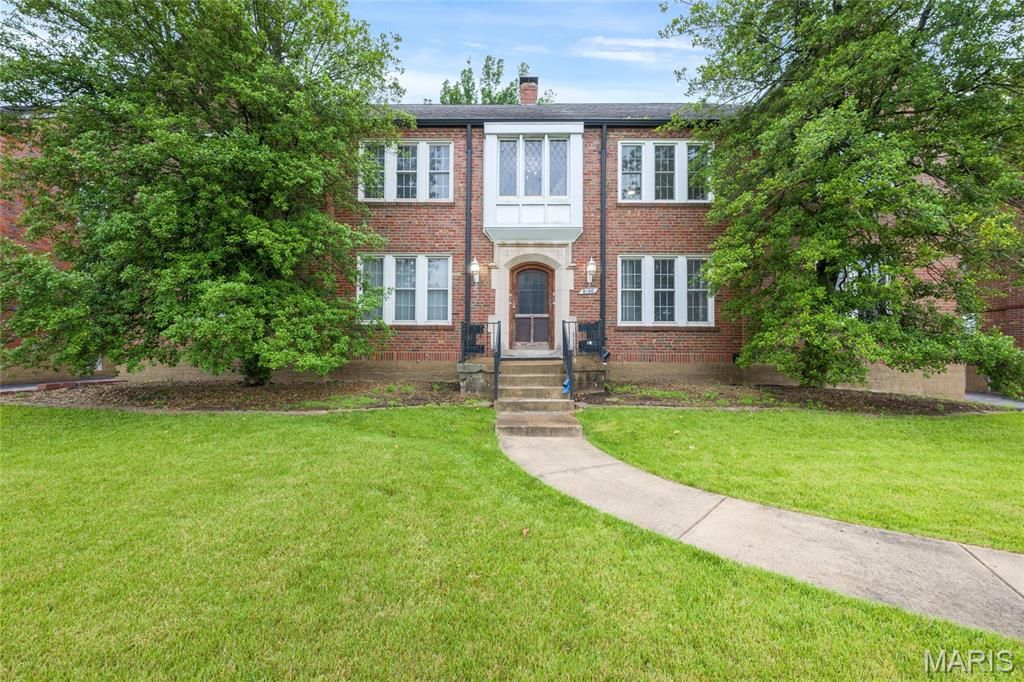 8100 Delmar Boulevard 1W, University City, MO 63130