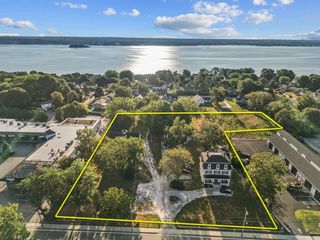 2951 East Main Road, Portsmouth, RI 02871