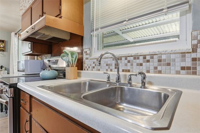 28 Guinn Dr, Amwell, PA 15301