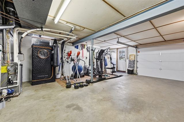 28 Guinn Dr, Amwell, PA 15301