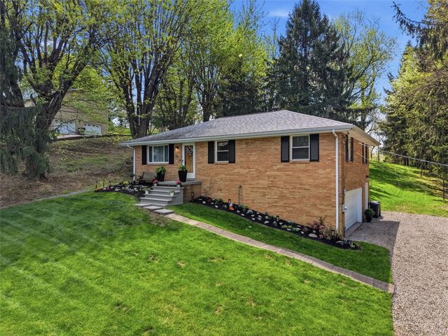 28 Guinn Dr, Amwell, PA 15301
