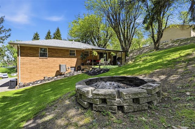 28 Guinn Dr, Amwell, PA 15301
