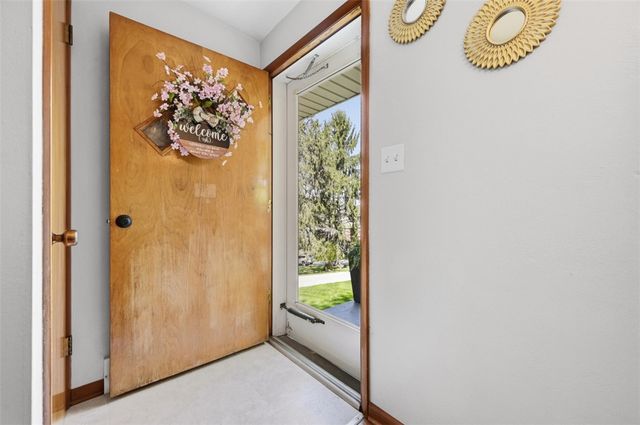 28 Guinn Dr, Amwell, PA 15301
