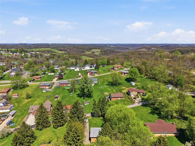 28 Guinn Dr, Amwell, PA 15301