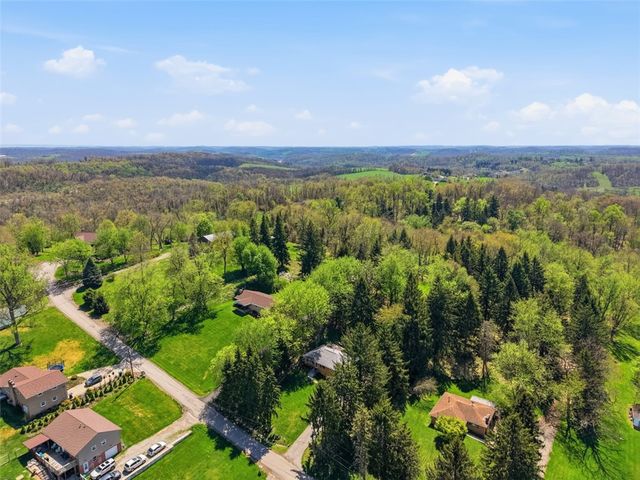 28 Guinn Dr, Amwell, PA 15301