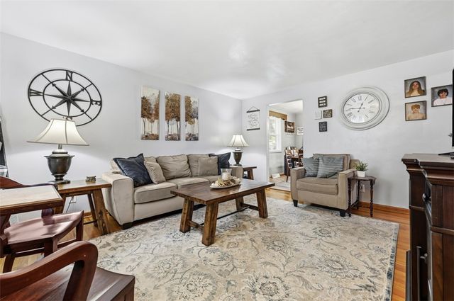 28 Guinn Dr, Amwell, PA 15301
