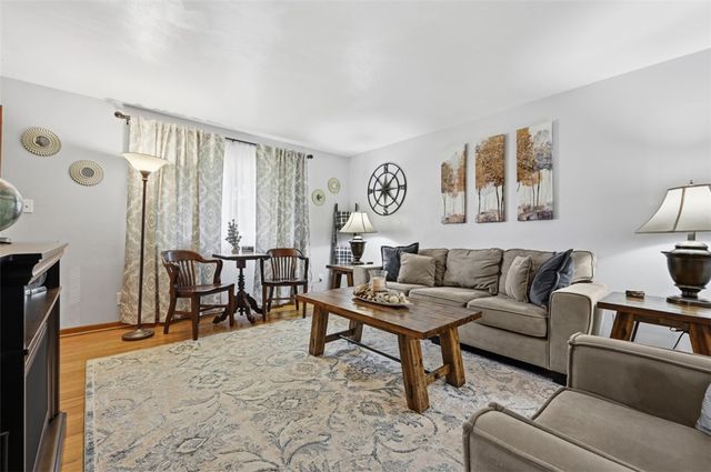 28 Guinn Dr, Amwell, PA 15301