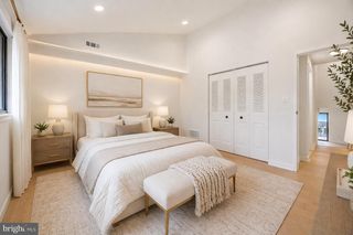 30 N WATERLOO RD #12, Devon, PA 19333