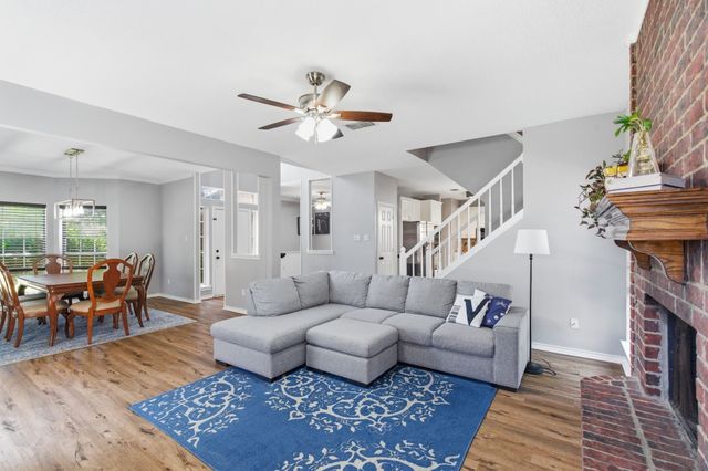 1214 Holly Hill Drive, Grand Prairie, TX 75052