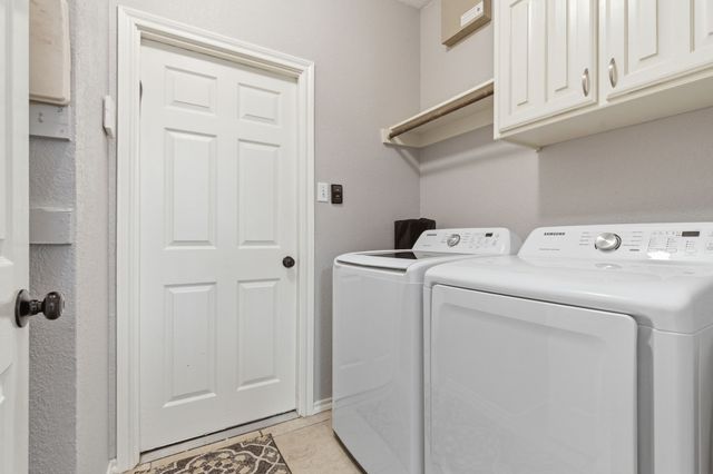 1214 Holly Hill Drive, Grand Prairie, TX 75052