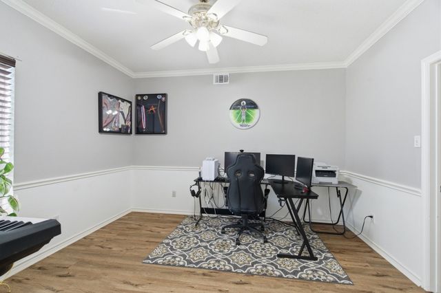 1214 Holly Hill Drive, Grand Prairie, TX 75052