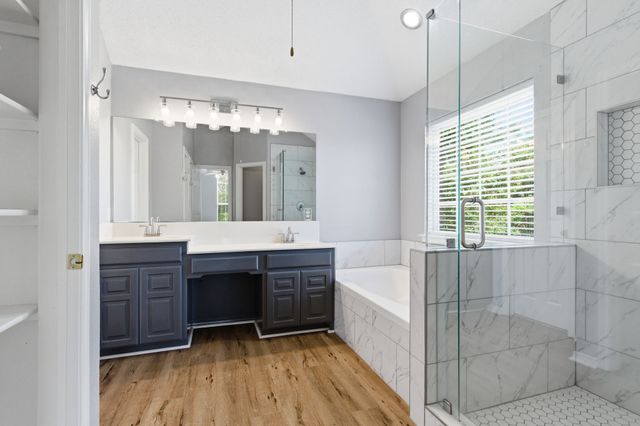 1214 Holly Hill Drive, Grand Prairie, TX 75052