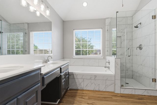1214 Holly Hill Drive, Grand Prairie, TX 75052