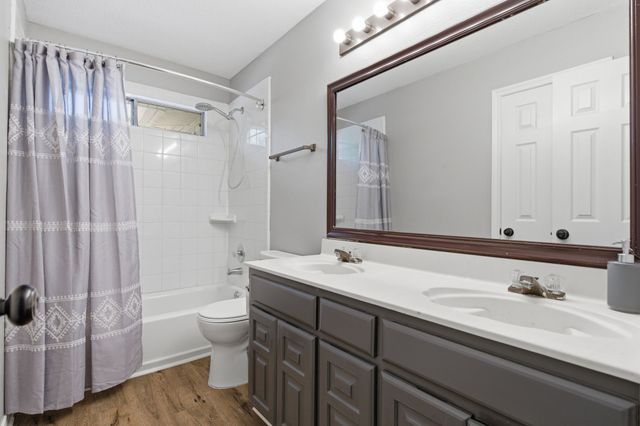 1214 Holly Hill Drive, Grand Prairie, TX 75052
