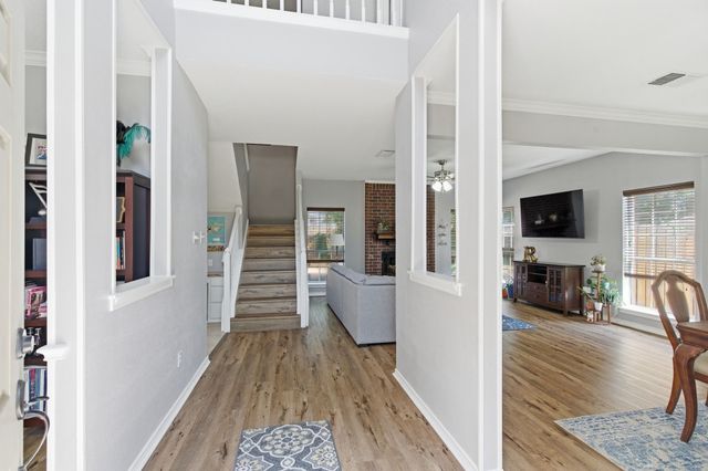 1214 Holly Hill Drive, Grand Prairie, TX 75052