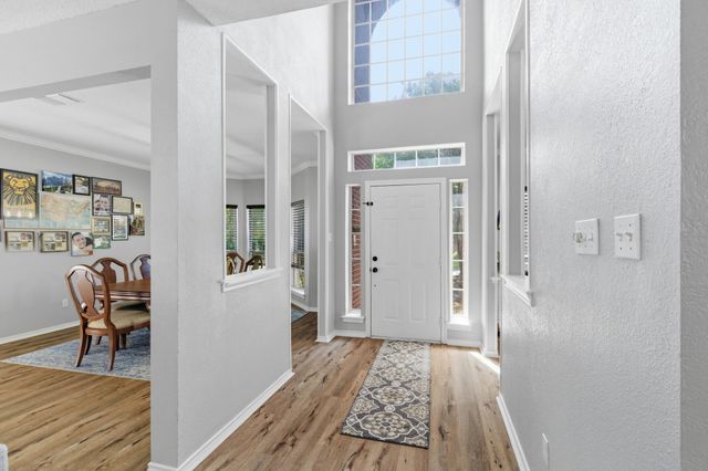 1214 Holly Hill Drive, Grand Prairie, TX 75052