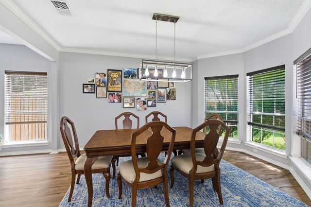 1214 Holly Hill Drive, Grand Prairie, TX 75052