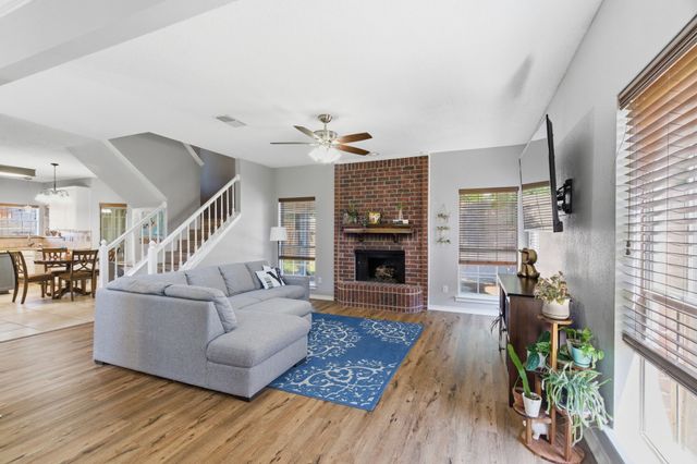 1214 Holly Hill Drive, Grand Prairie, TX 75052