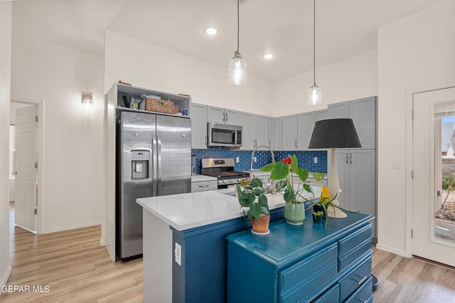 5822 WILLET Drive, Santa Teresa, NM 88008