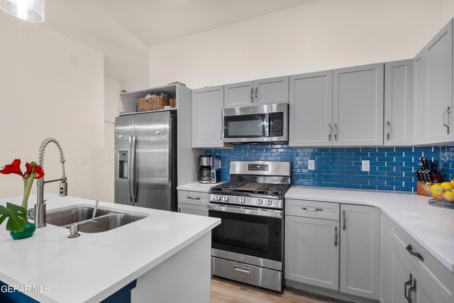 5822 WILLET Drive, Santa Teresa, NM 88008