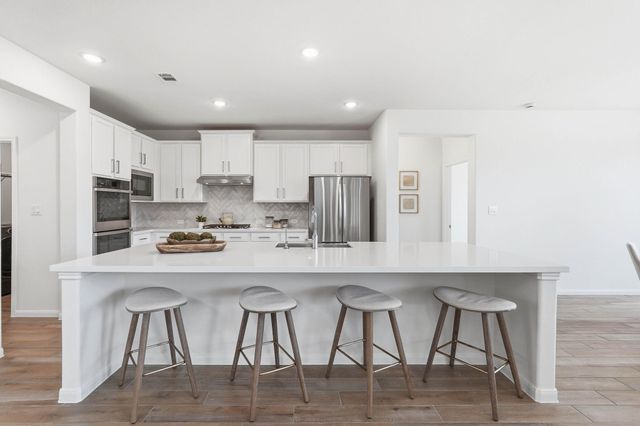 208 Peninsula Point Drive, Montgomery, TX 77356