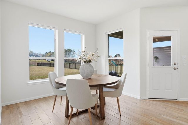 208 Peninsula Point Drive, Montgomery, TX 77356