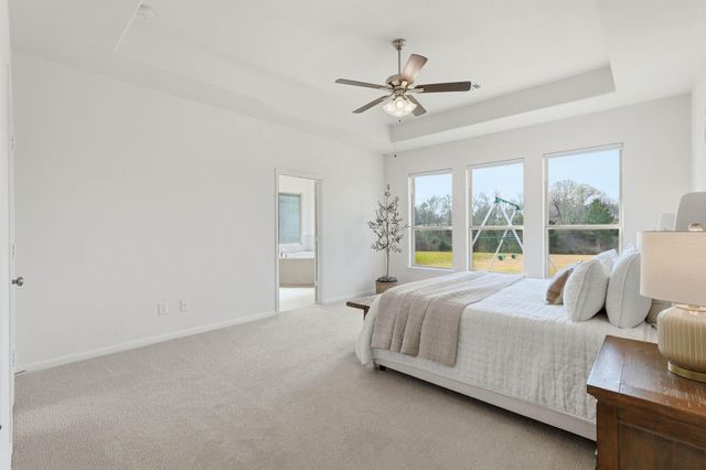 208 Peninsula Point Drive, Montgomery, TX 77356