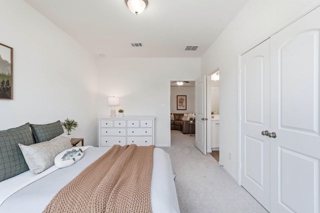 208 Peninsula Point Drive, Montgomery, TX 77356