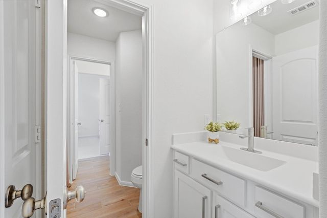 208 Peninsula Point Drive, Montgomery, TX 77356