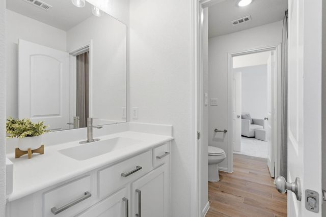 208 Peninsula Point Drive, Montgomery, TX 77356